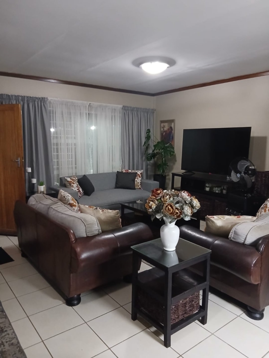 2 Bedroom Property for Sale in Pellissier Free State